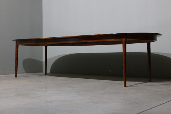 Mesa Niels O. Moller em pau santo