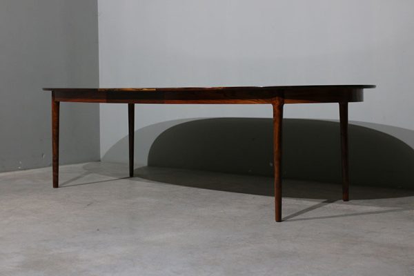 Mesa Niels O. Moller em pau santo