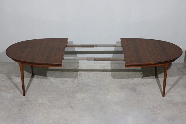 Mesa Niels O. Moller em pau santo