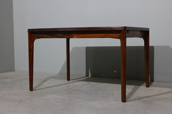 Mesa de jantar extensível Henning Kjaernulf em pau santo