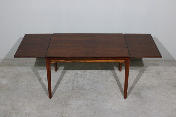 Mesa de jantar extensível Henning Kjaernulf em pau santo