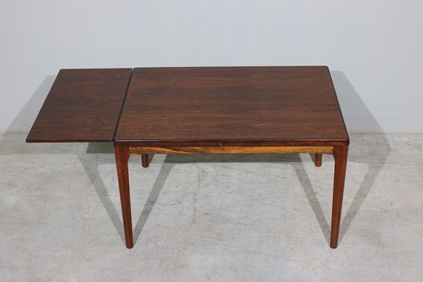 Mesa de jantar extensível Henning Kjaernulf em pau santo