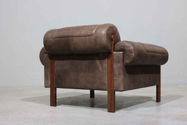 Par de poltronas Sven Ellekaer em pau santo e couro